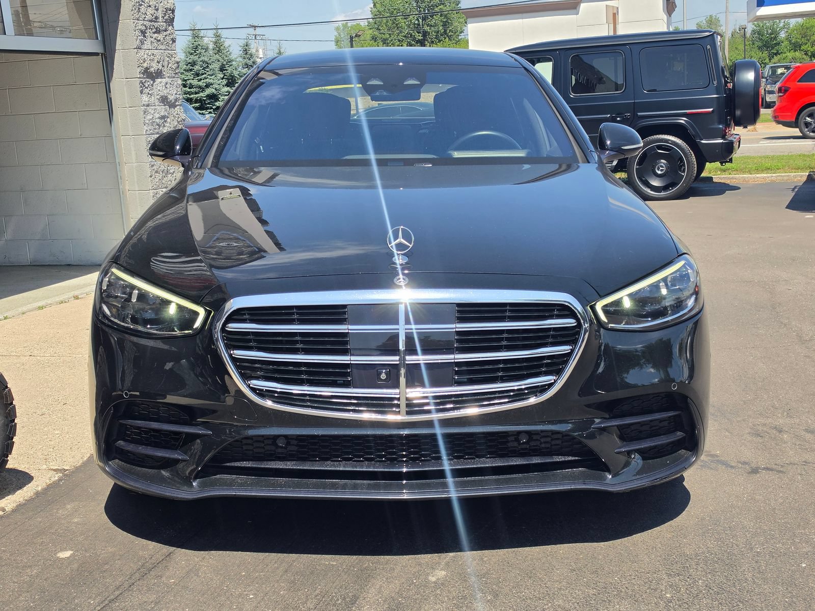 Used 2022 Mercedes-Benz S 580 4MATIC Sedan image 2