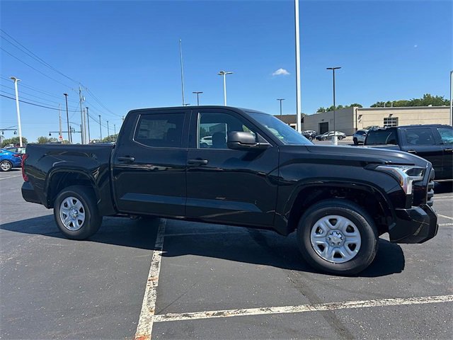 New 2026 Toyota Tundra SR image 2