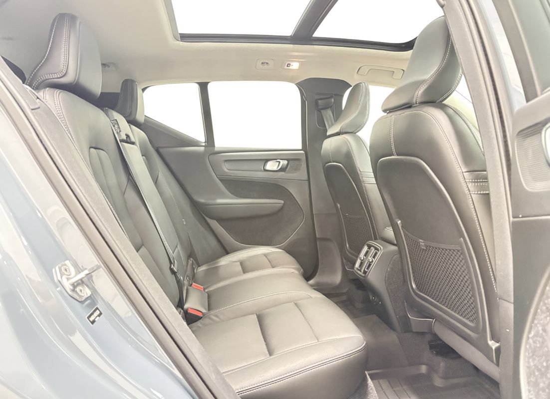 Used 2021 Volvo XC40 T5 Inscription w/ Advanced Package image 14