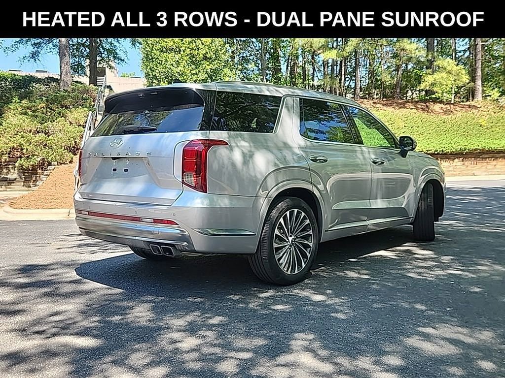 Used 2025 Hyundai Palisade Calligraphy FWD image 2