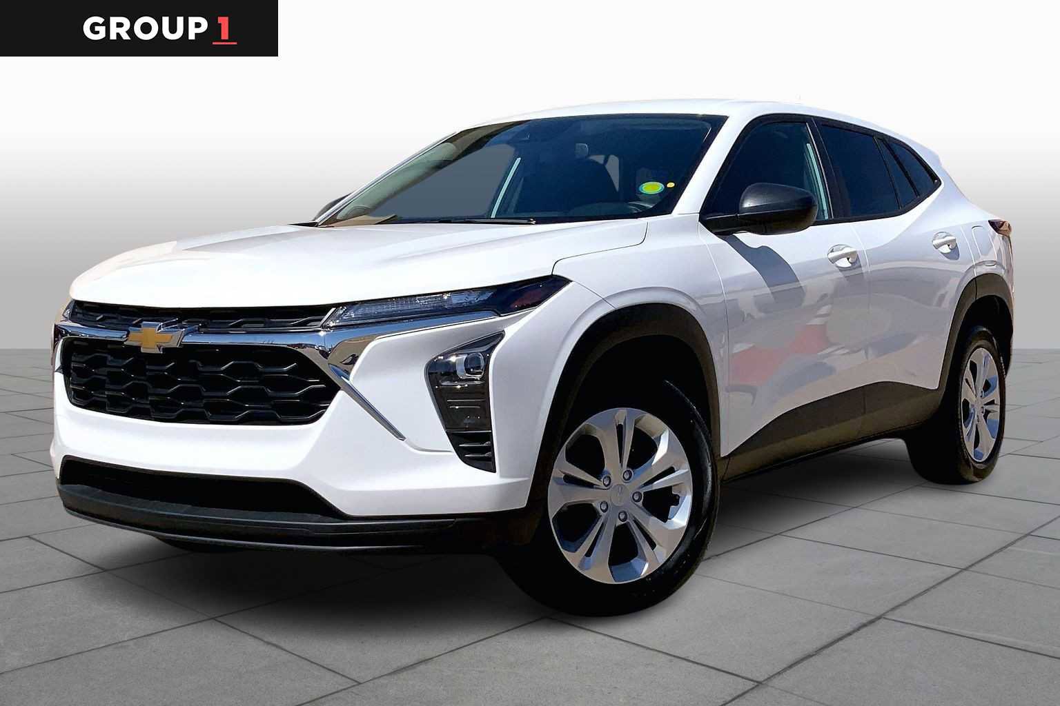 Used 2025 Chevrolet Trax LS image 1