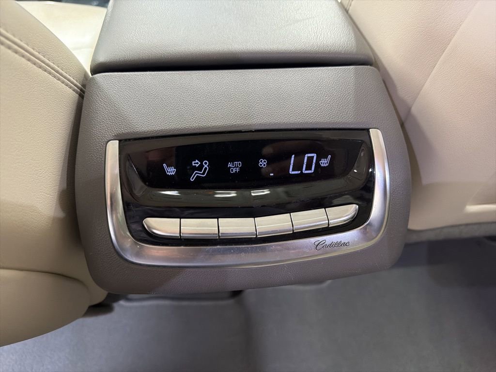 Used 2022 Cadillac XT6 Premium Luxury FWD image 17