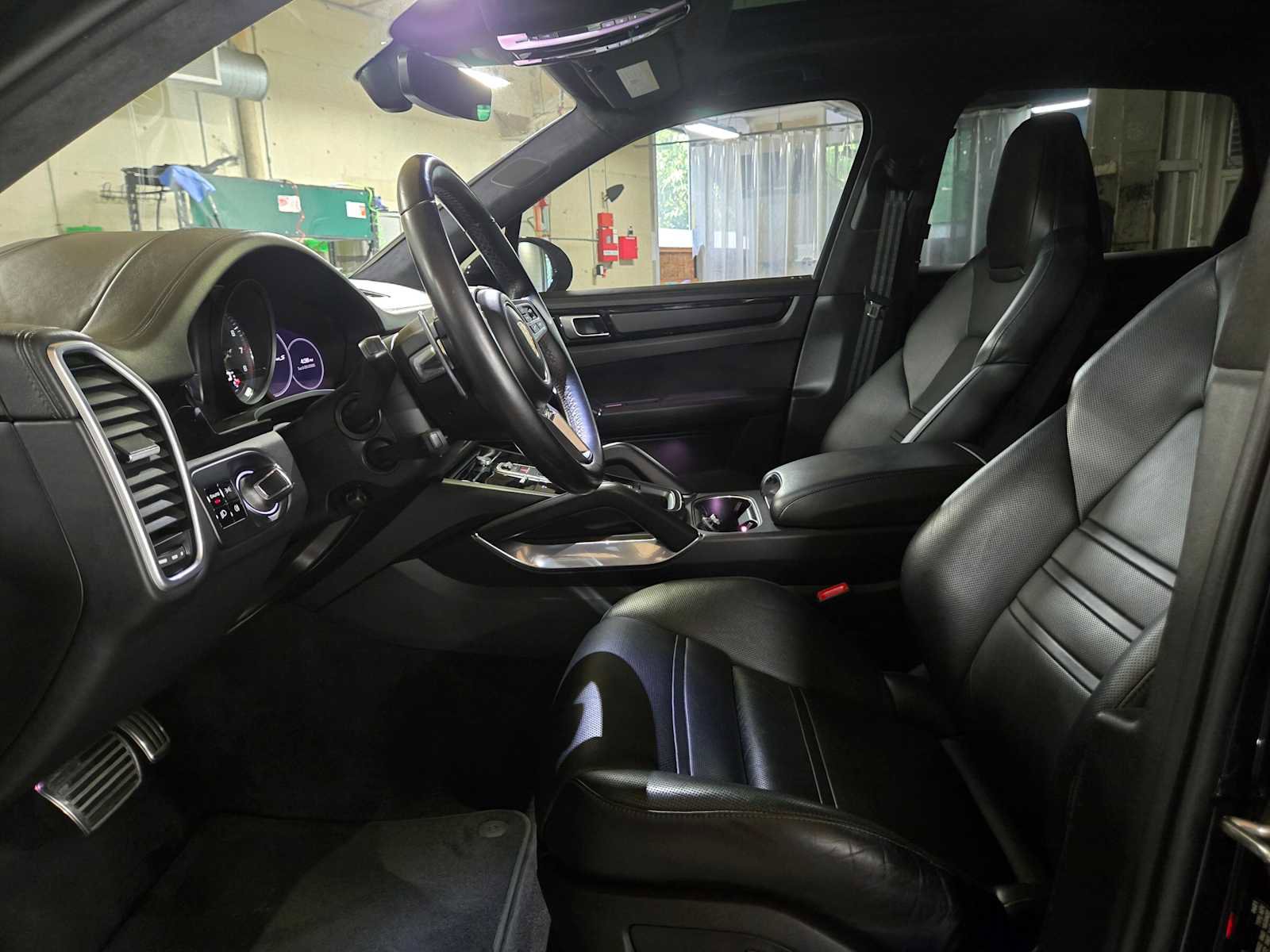 Used 2021 Porsche Cayenne Turbo S AWD/4WD image 20