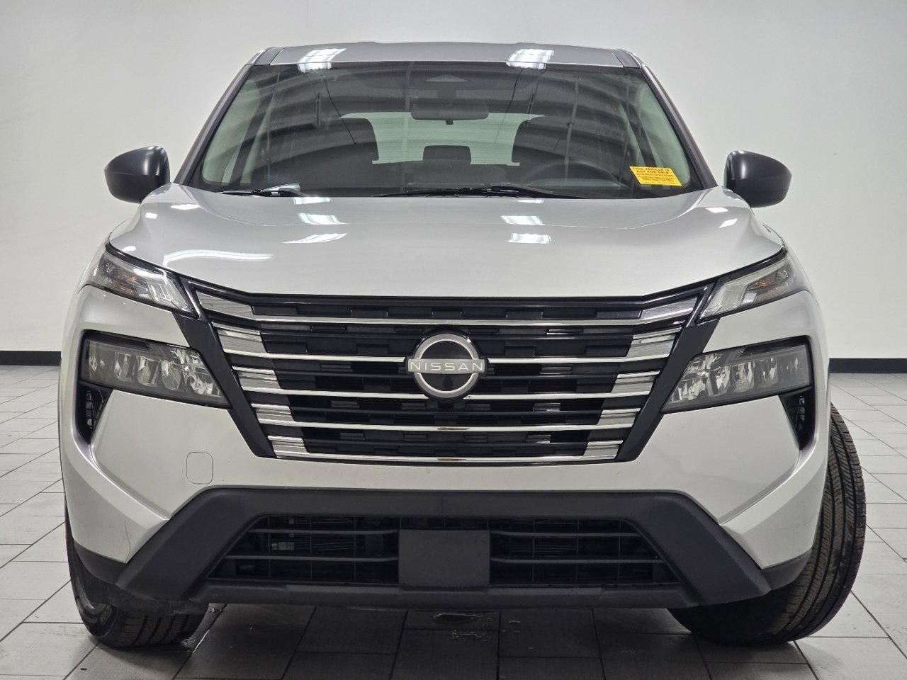 Used 2024 Nissan Rogue S image 9