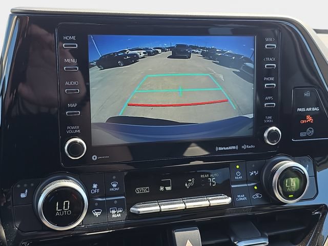 Used 2020 Toyota Highlander XLE AWD/4WD image 27
