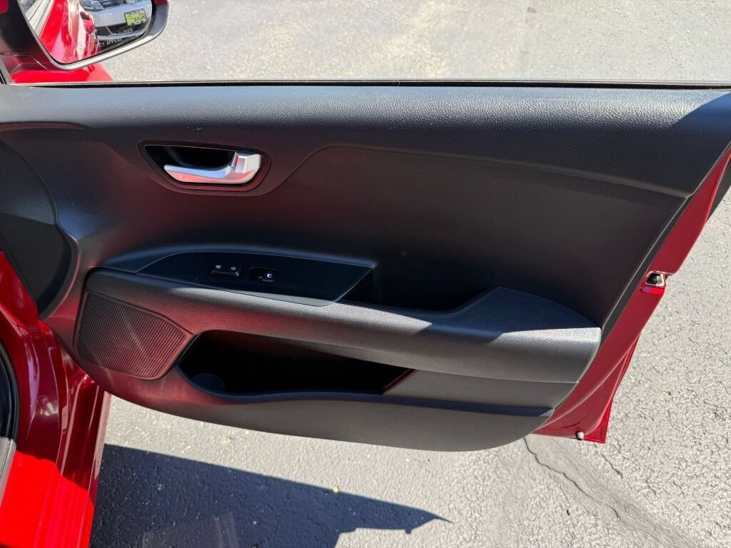 Used 2019 Kia Rio S FWD image 3