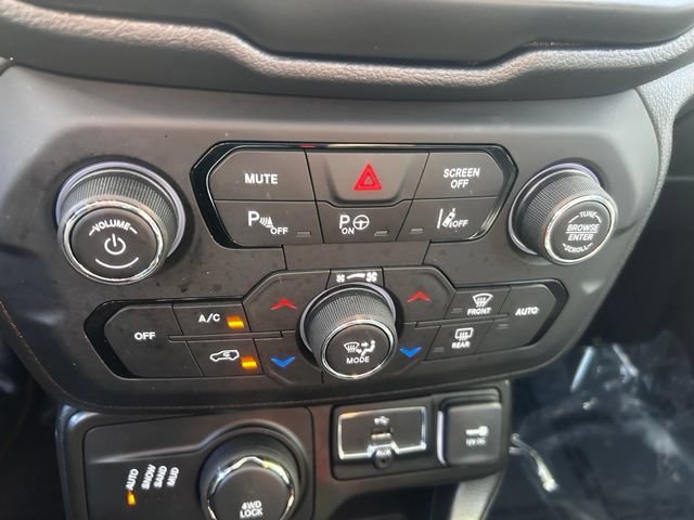 Used 2021 Jeep Renegade Limited w/ Sun & Sound Group AWD/4WD image 33