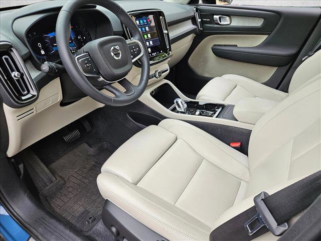 Used 2024 Volvo XC40 B5 Ultimate w/ Protection Package Premier image 10