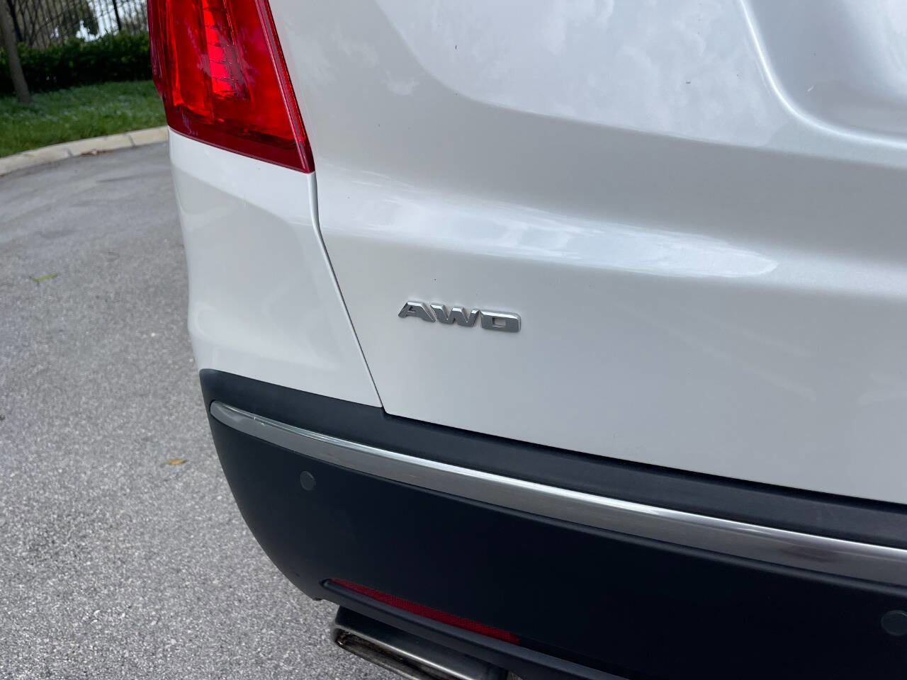 Used 2018 Cadillac XT5 Luxury w/ Driver Awareness Package image 10