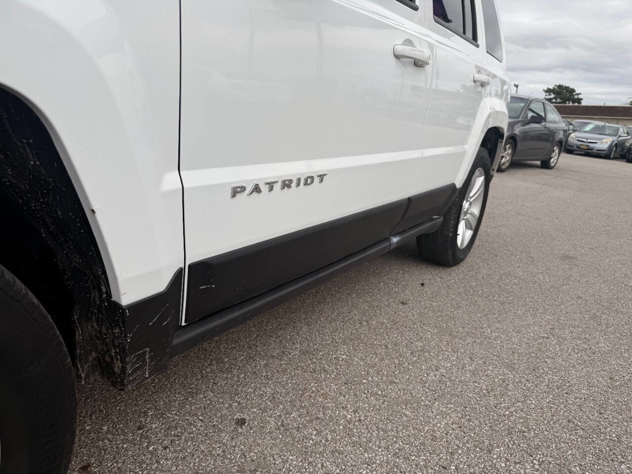 Used 2014 Jeep Patriot Latitude w/ All Weather Capability Group AWD/4WD image 15