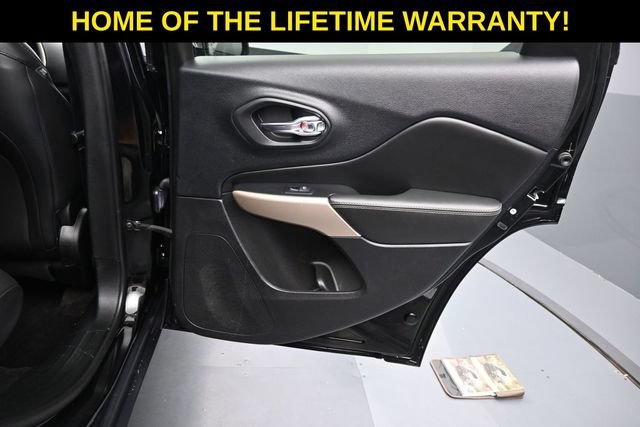 Used 2018 Jeep Cherokee Limited AWD/4WD image 47