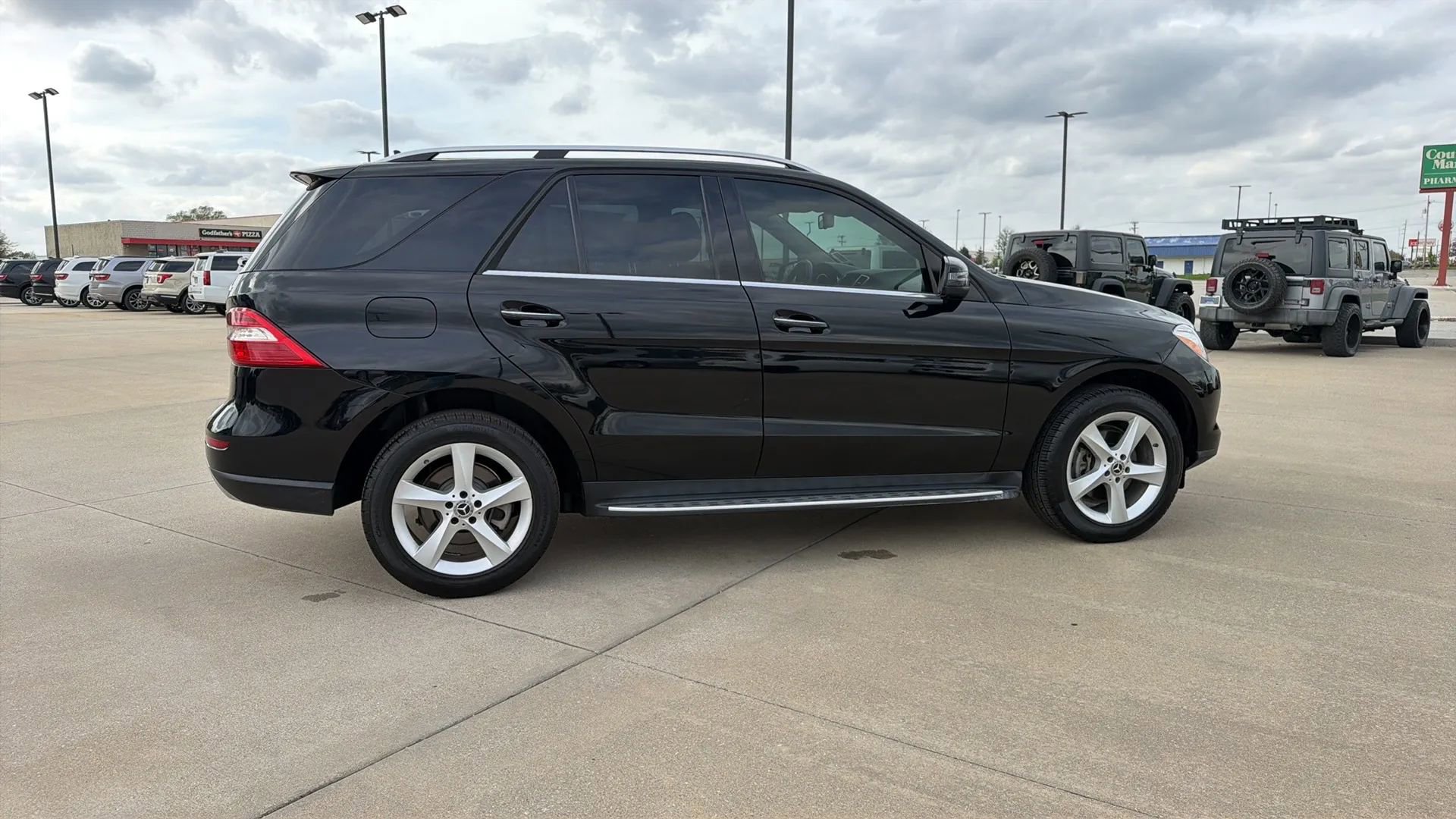 Used 2015 Mercedes-Benz ML 350 4MATIC image 23