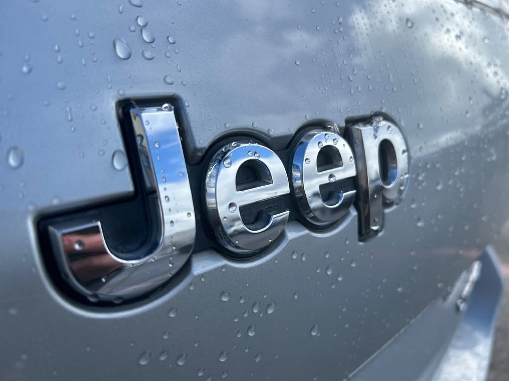 Used 2023 Jeep Grand Cherokee L Limited w/ Luxury Tech Group II image 31