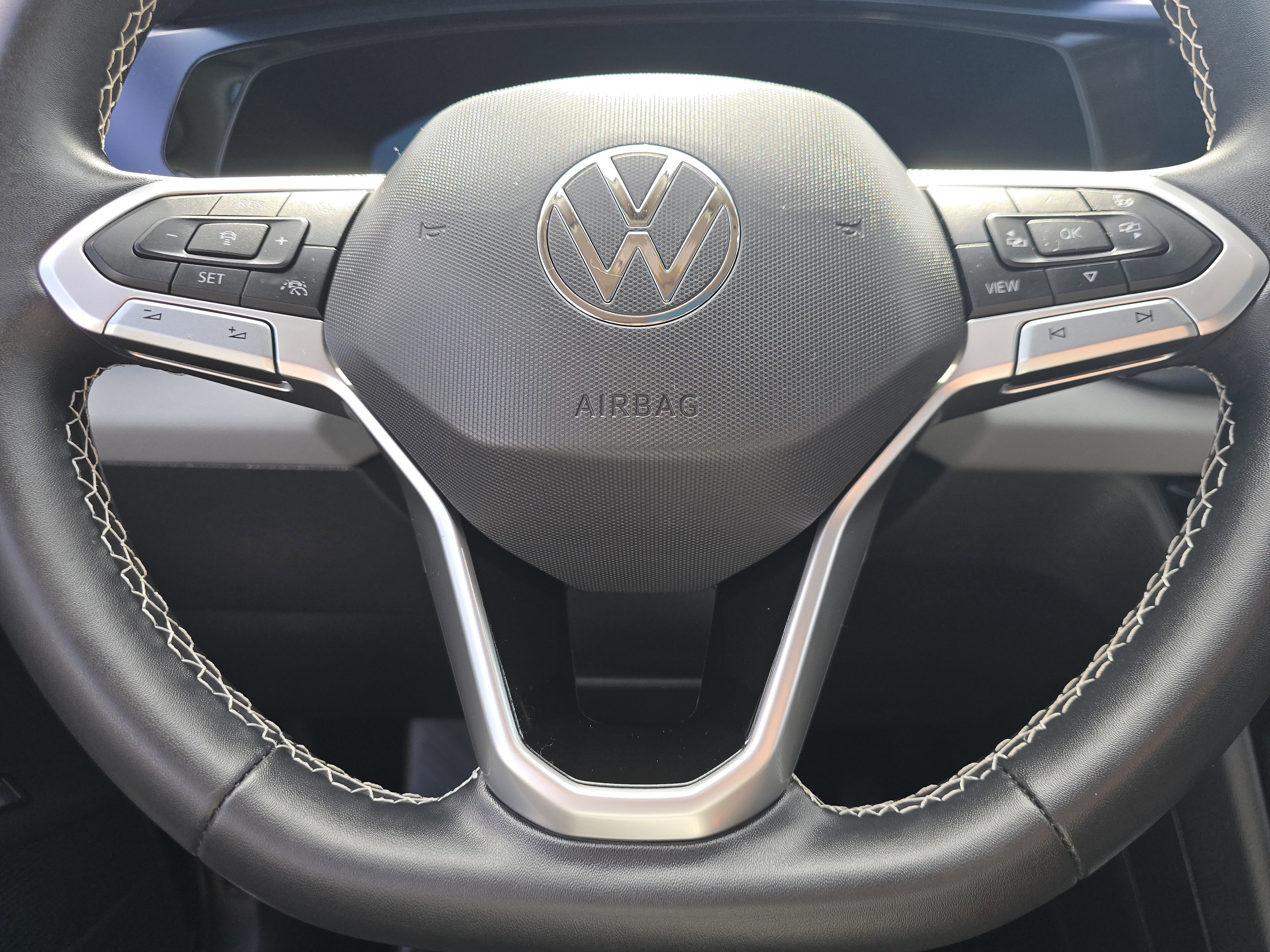 Certified 2023 Volkswagen Taos SE w/ Panoramic Sunroof Package image 22