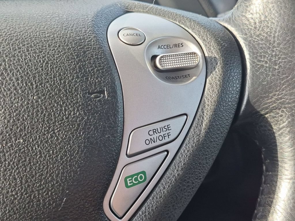 Used 2015 Nissan Leaf SL w/ Premium Package FWD image 17
