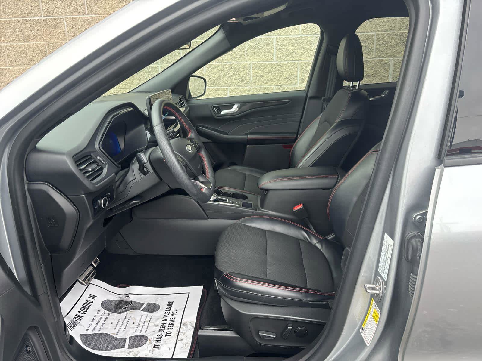 Used 2023 Ford Escape ST-Line Select w/ Tech Pack #2 image 12
