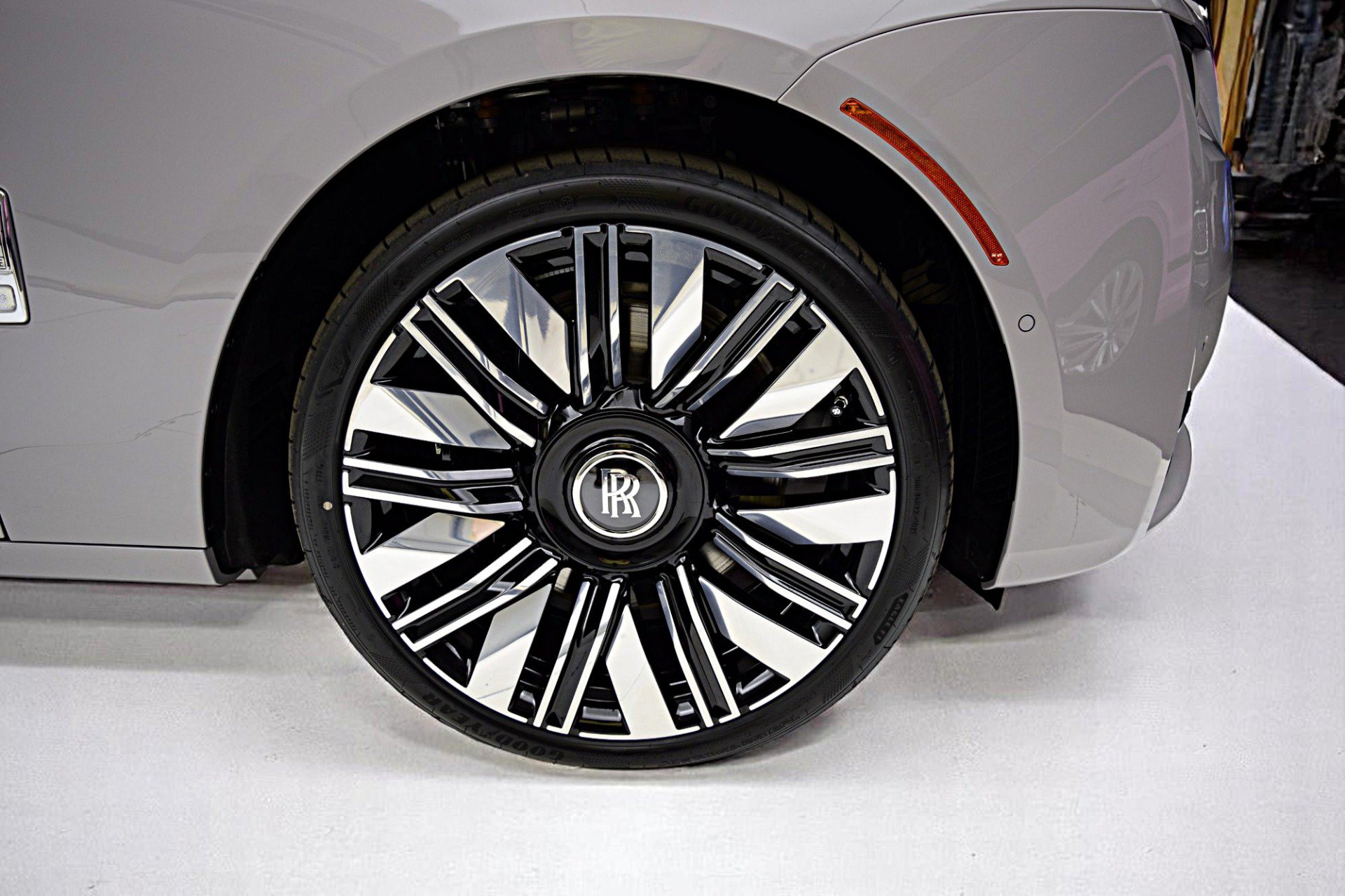 Used 2025 Rolls-Royce Ghost AWD/4WD image 51