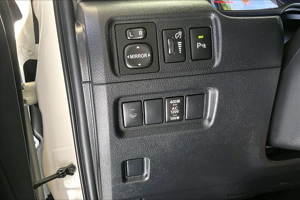 Used 2016 Toyota 4Runner Limited AWD/4WD image 40