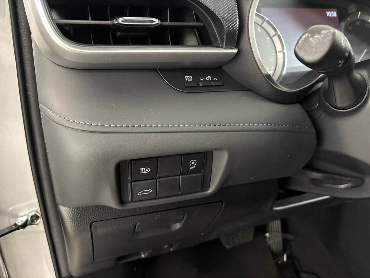 Used 2023 Toyota Highlander XSE FWD image 19