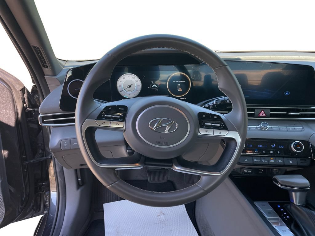 Used 2023 Hyundai Elantra SEL w/ Convenience Package FWD image 21