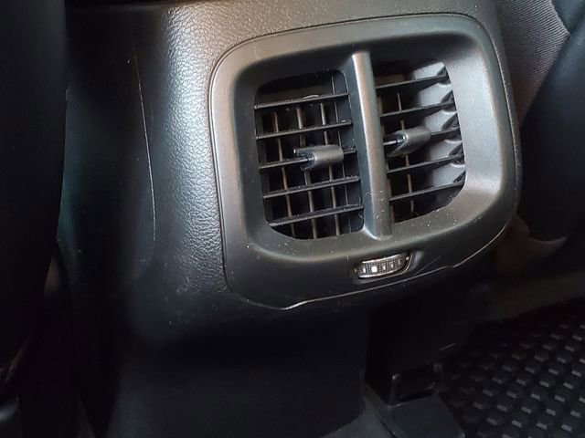 Used 2022 Jeep Cherokee Latitude image 32