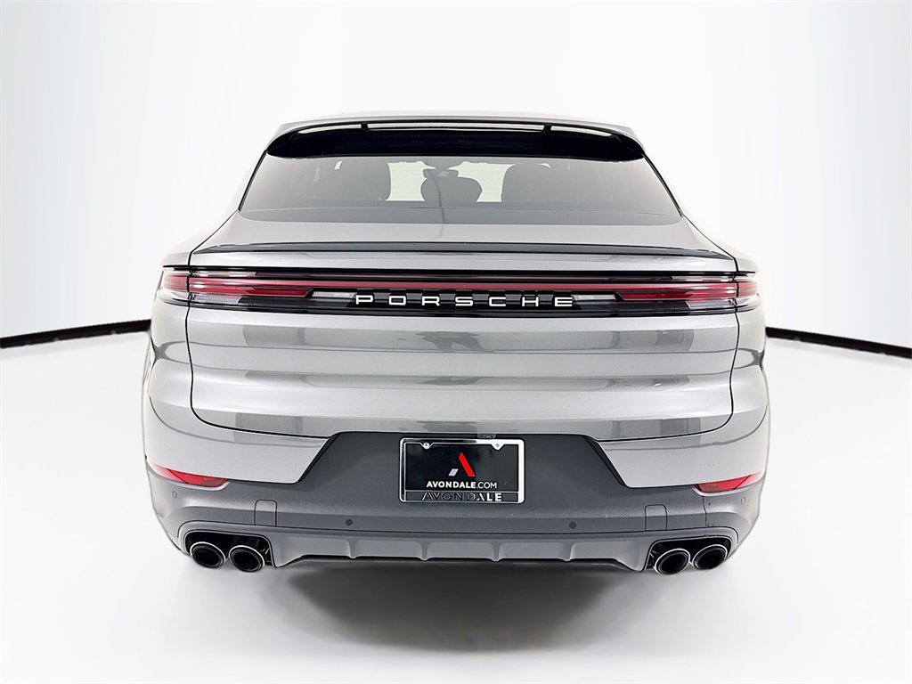 Certified 2025 Porsche Cayenne Coupe image 10