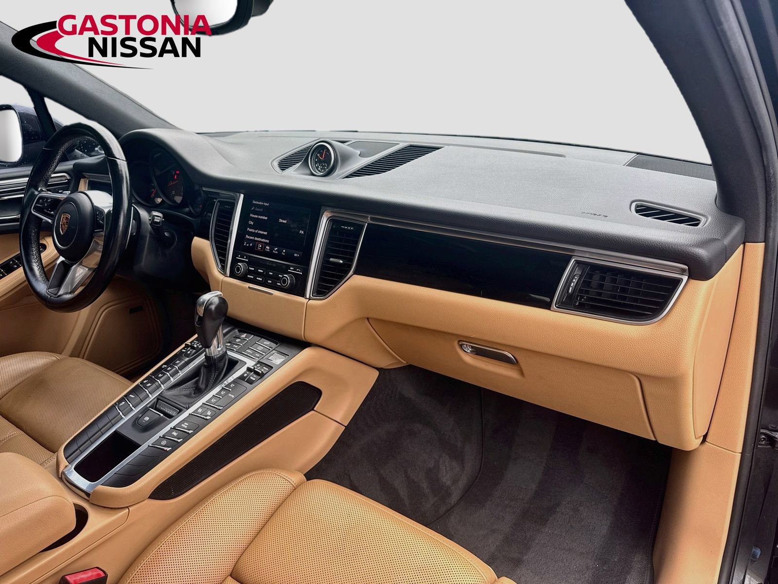 Used 2017 Porsche Macan AWD/4WD image 39