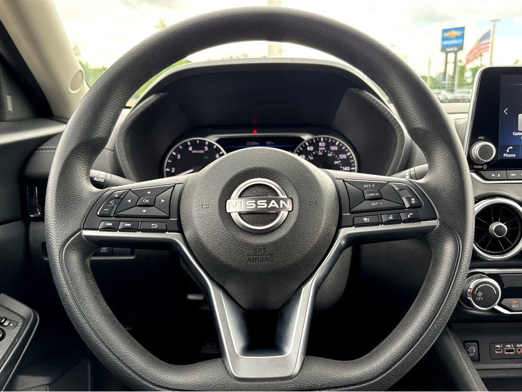 Used 2024 Nissan Sentra SV FWD image 11