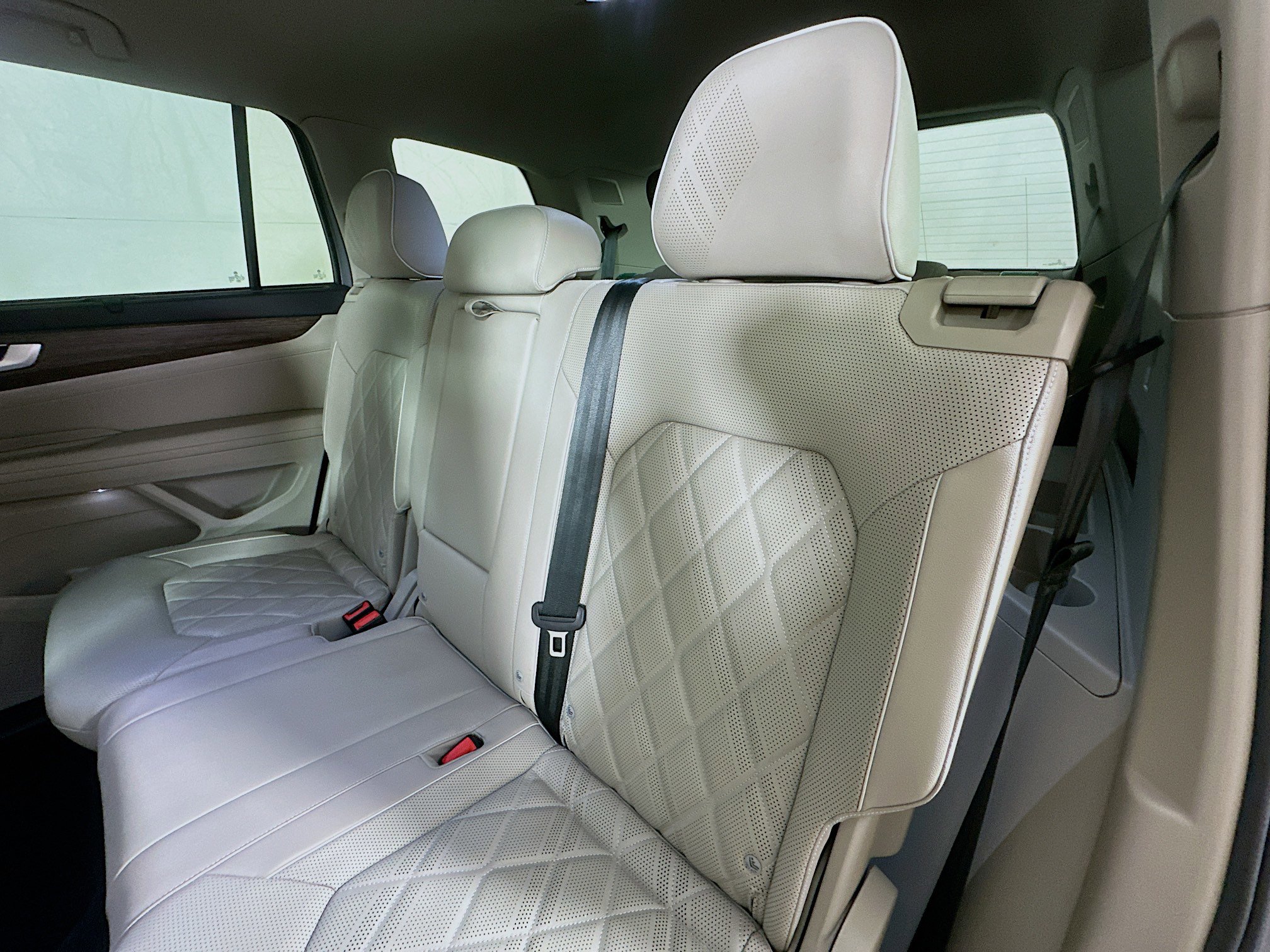 Certified 2025 Volkswagen Atlas SEL Premium R-Line image 25