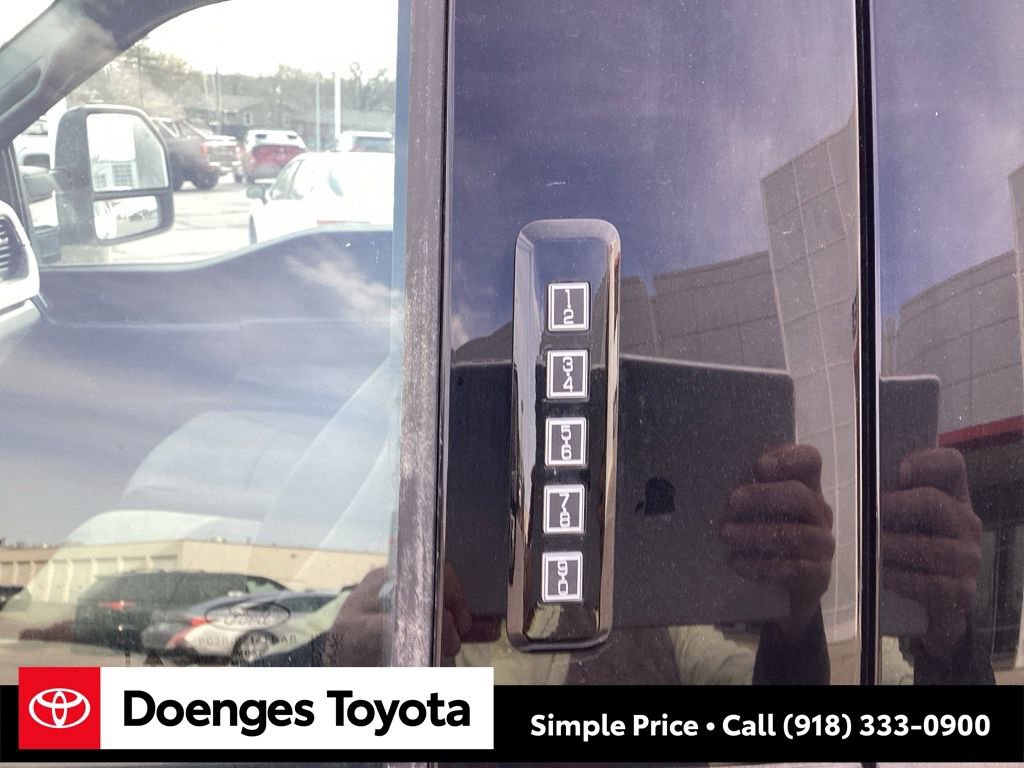 Used 2024 Ford F250 XLT image 16