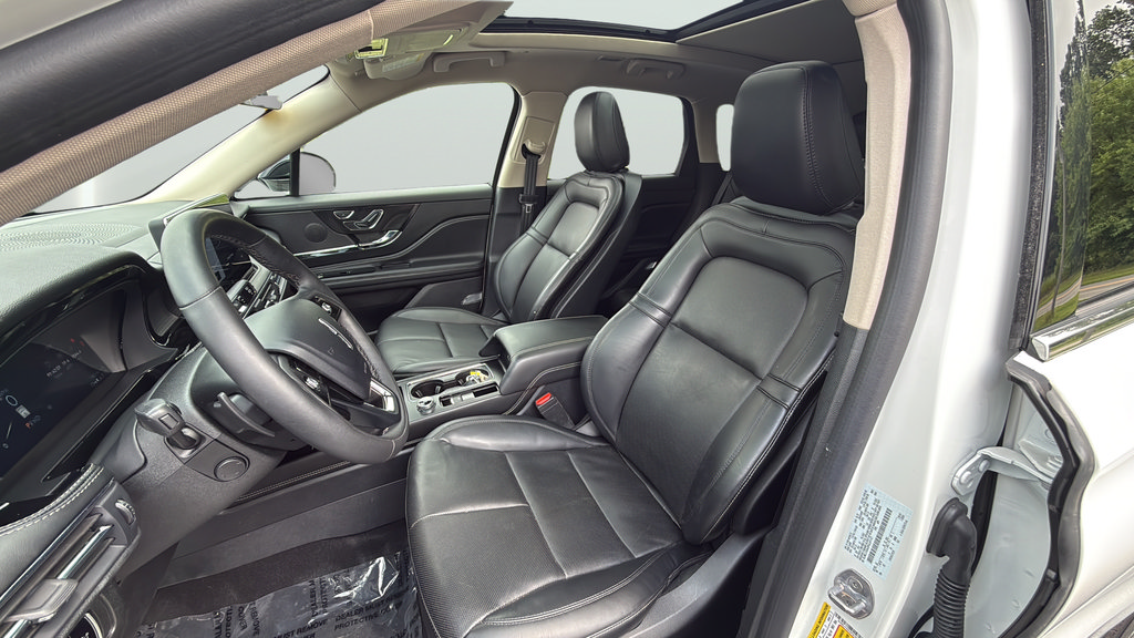 Used 2023 Lincoln Corsair AWD w/ Equipment Group 101A image 23