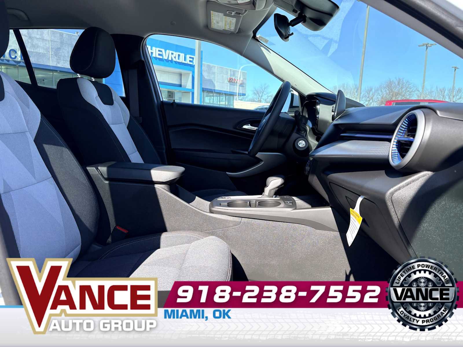Used 2025 Chevrolet Trax LS w/ LS Convenience Package image 18