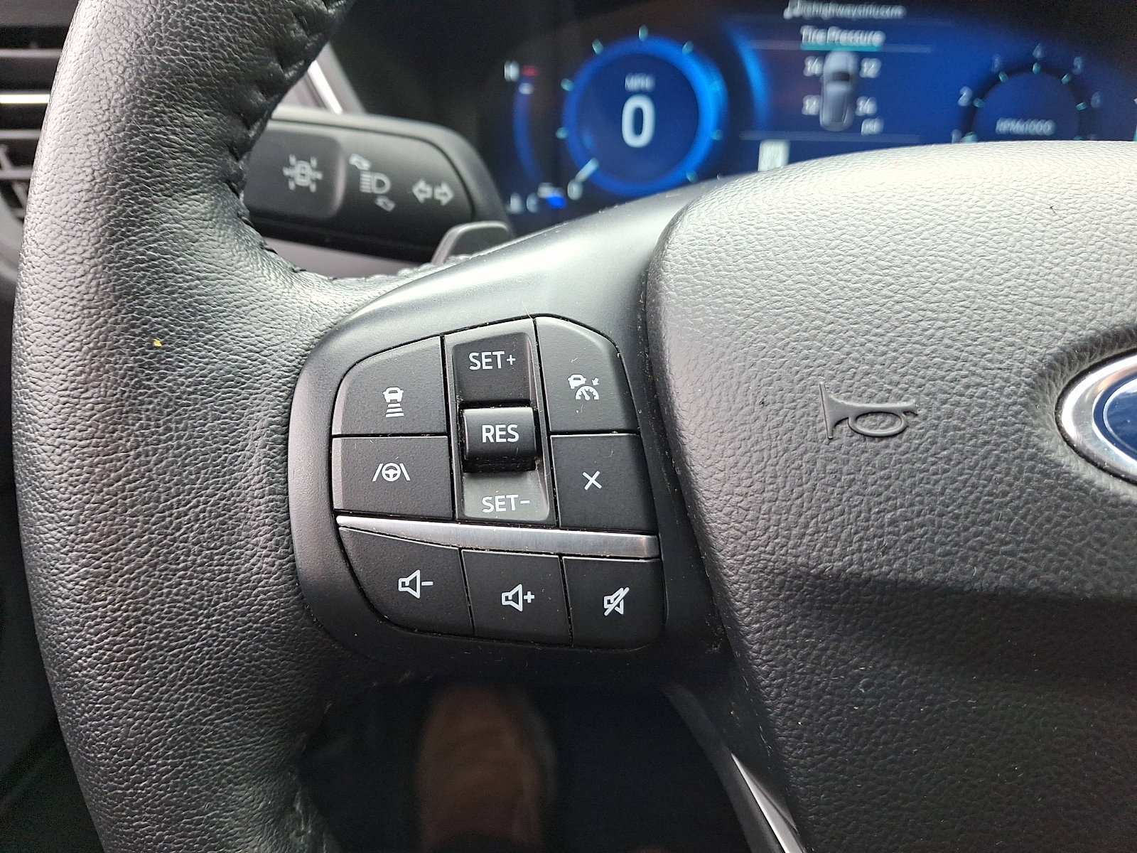 Used 2020 Ford Escape Titanium image 21