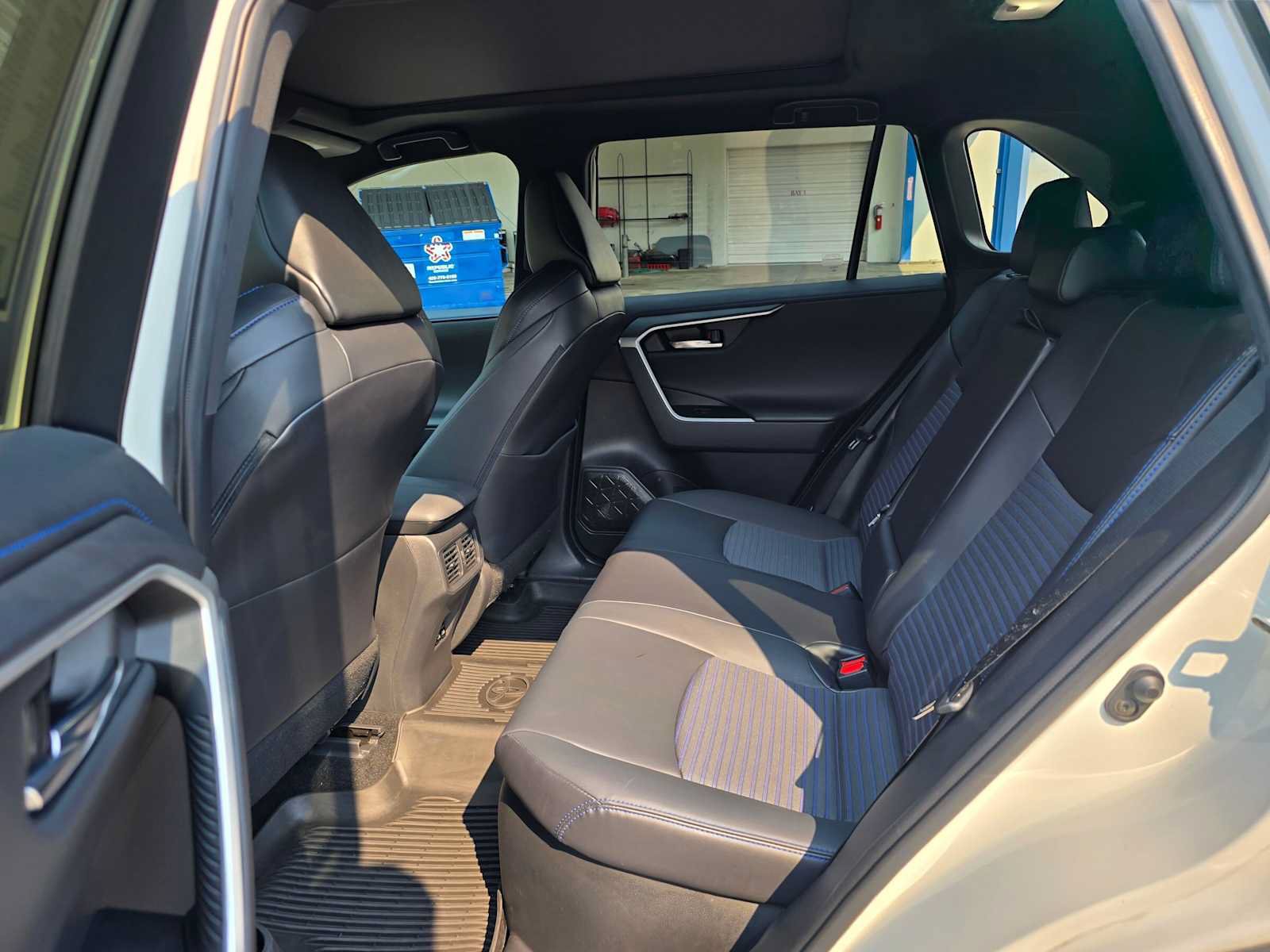 Used 2022 Toyota RAV4 XSE AWD/4WD image 16