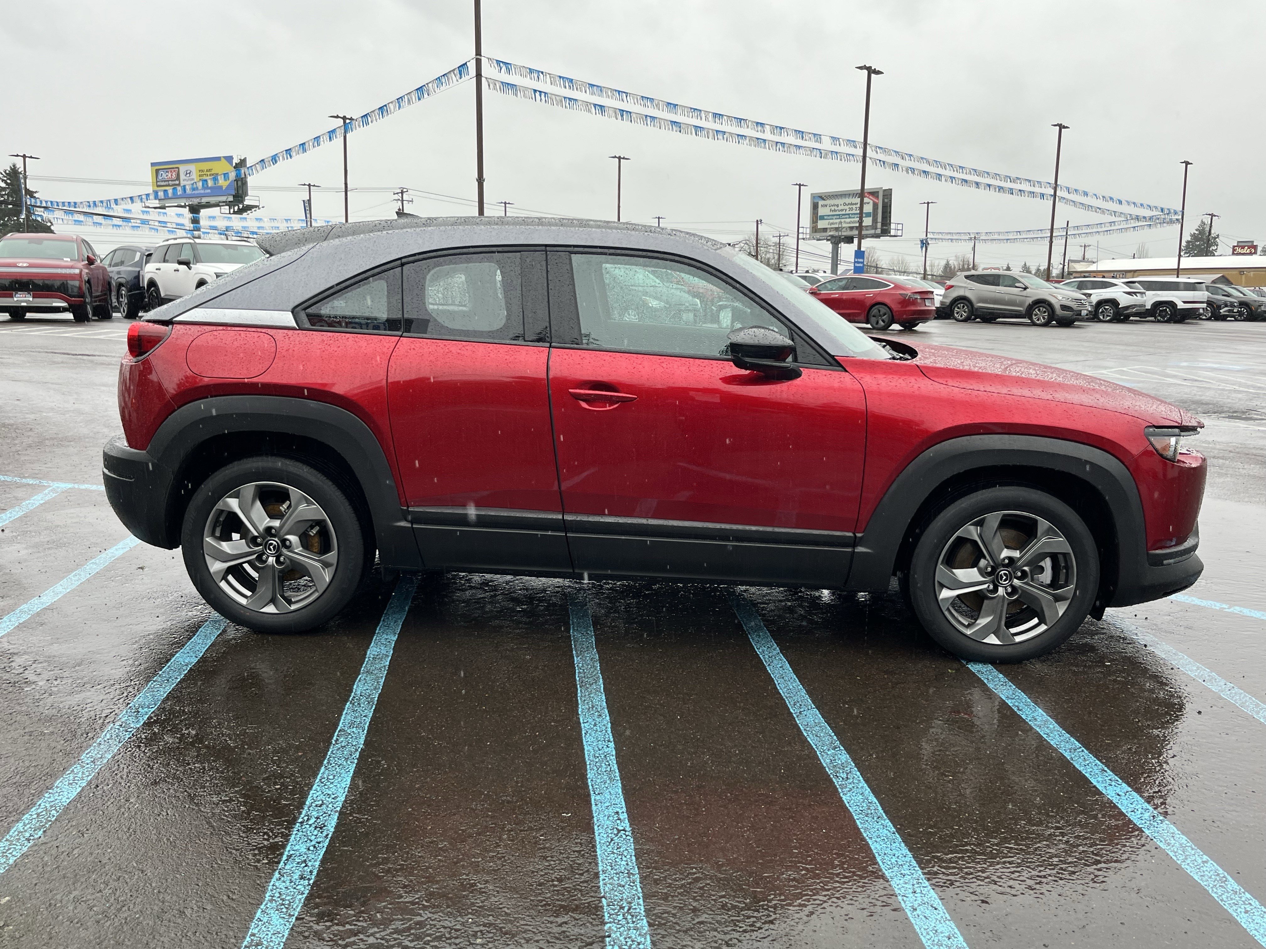 Used 2022 MAZDA MX-30 Electric w/ Premium Plus Pkg image 6