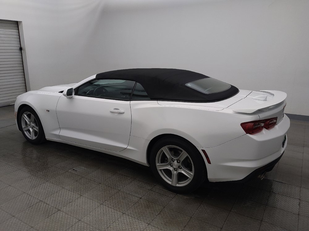 Used 2020 Chevrolet Camaro LT RWD image 3