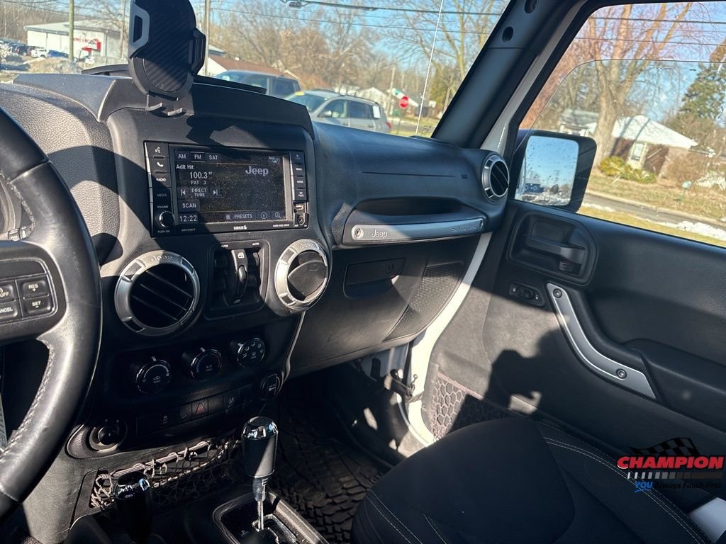 Used 2018 Jeep Wrangler Unlimited Sahara image 20