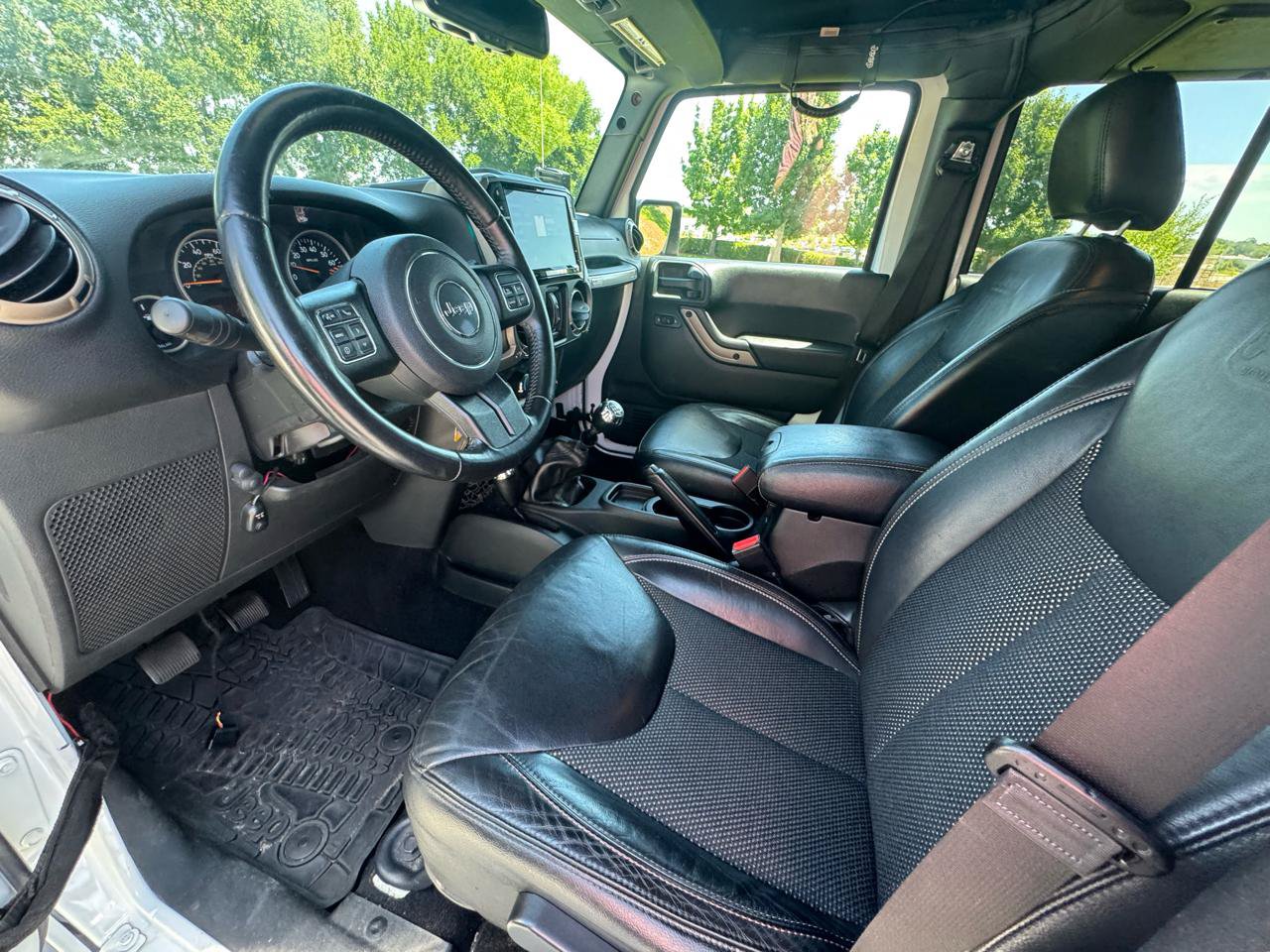 Used 2016 Jeep Wrangler Unlimited Sahara AWD/4WD image 17