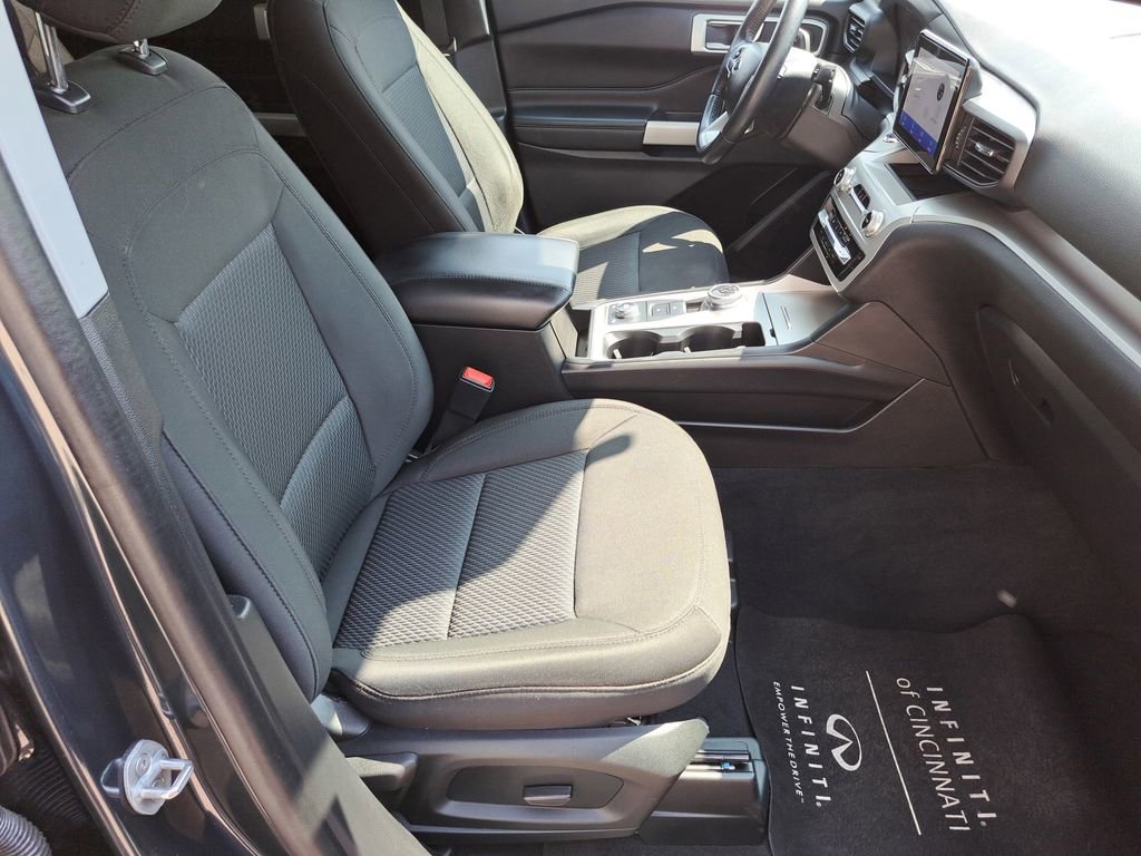 Used 2022 Ford Explorer XLT image 27