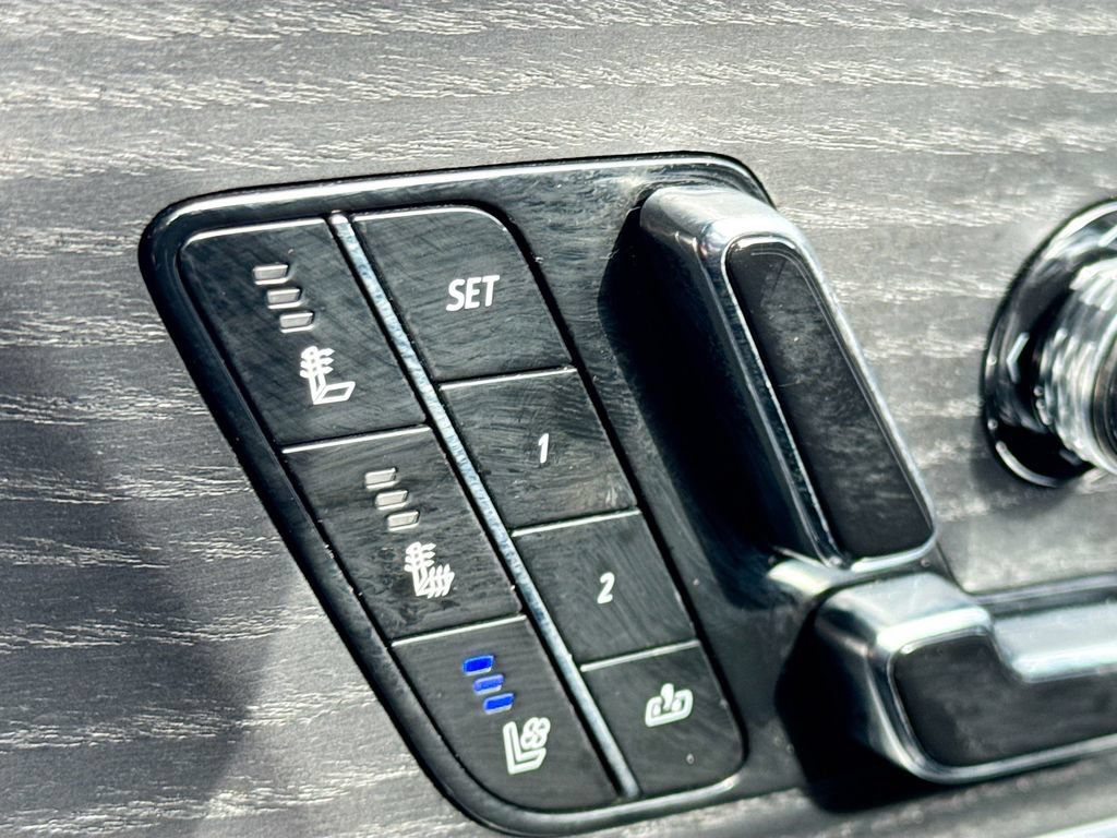 Used 2023 Cadillac Lyriq AWD image 22