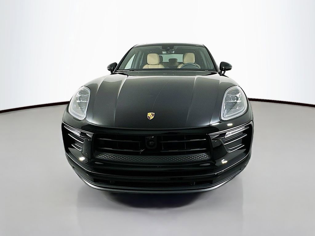 Used 2025 Porsche Macan image 6