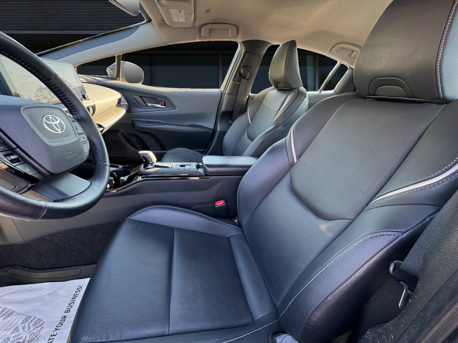 Used 2023 Toyota Prius XLE AWD/4WD image 2