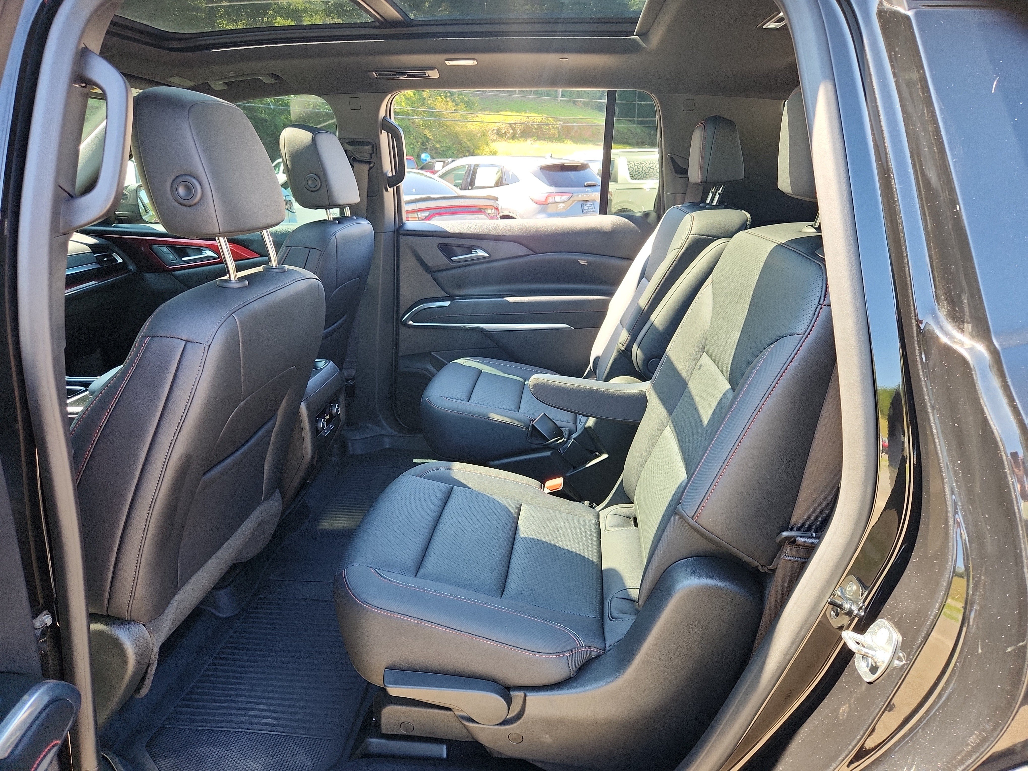 Used 2025 Chevrolet Traverse Z71 w/ Driver Confidence Package AWD/4WD image 42