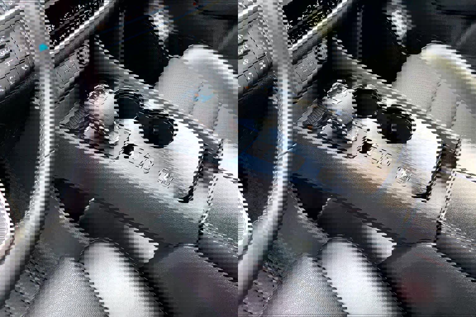 Used 2025 Nissan Rogue SV w/ SV Premium Package FWD image 17