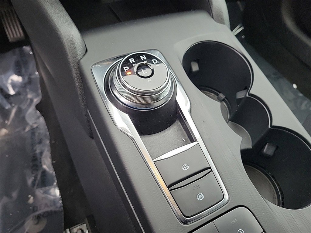 Used 2020 Ford Escape SE image 28