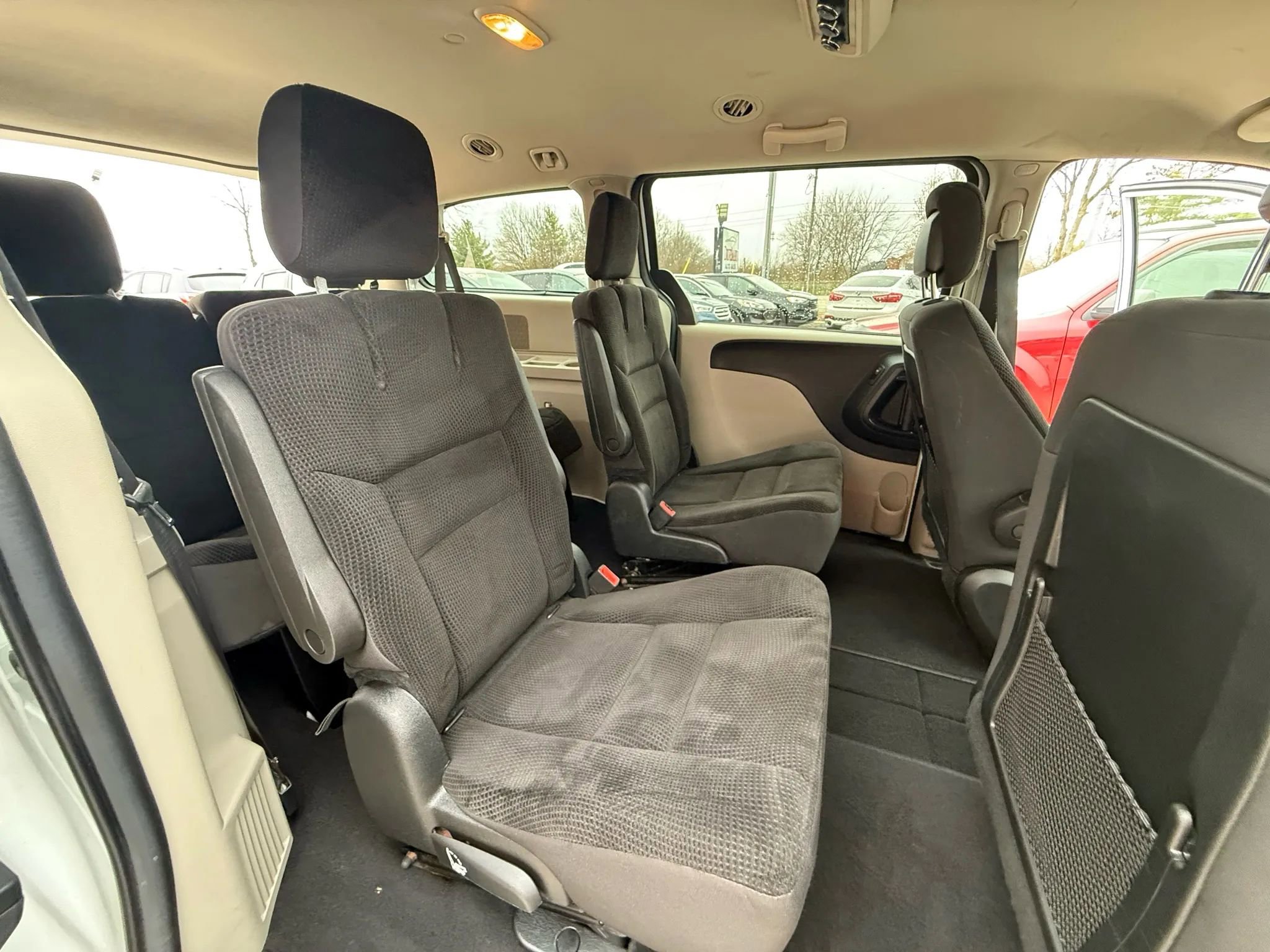 Used 2019 Dodge Grand Caravan SE w/ UConnect Hands-Free Group image 13