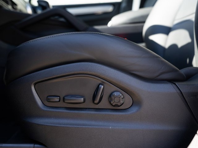 Certified 2022 Porsche Cayenne S image 19