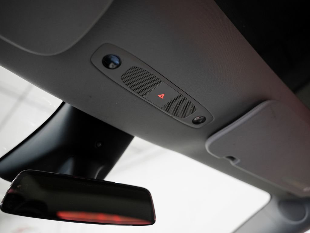 Used 2024 Tesla Model Y Long Range AWD/4WD image 25