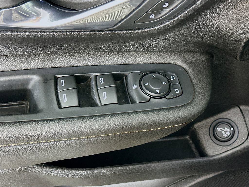 Used 2021 GMC Terrain SLT image 23