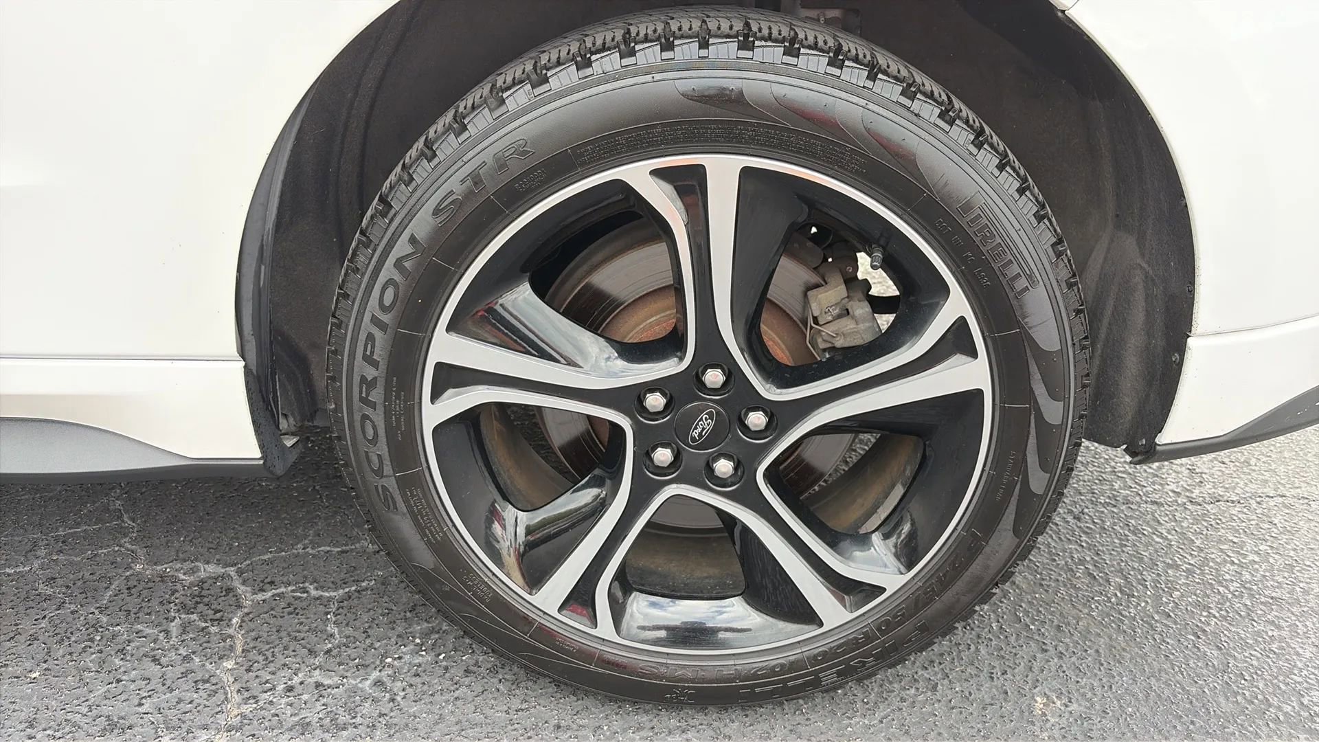 Used 2019 Ford Edge ST w/ Cold Weather Package image 19